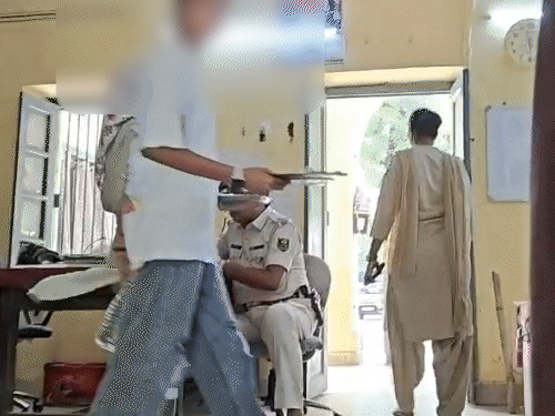 बोलीं-साथ जिएंगे, साथ मरेंगे; 3 साल से चल रहा अफेयर; एक लड़की हिन्दू और दूसरी मुस्लिम है|पटना,Patna - Dainik Bhaskar