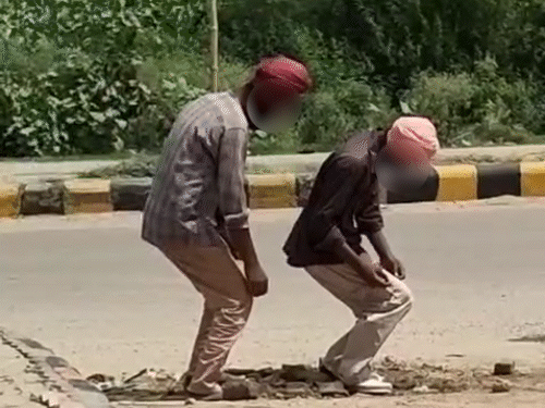 इसी वीडियो पर सोशल मीडिया पर पुलिस के बीच विवाद छिड़ा था।