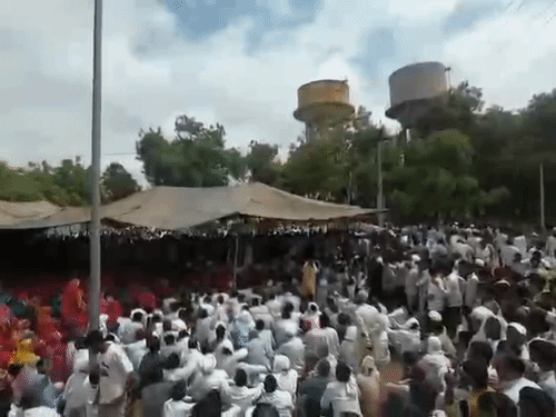 लोहावट थाने के बाहर धरना स्थल पर बड़ी संख्या में ग्रामीण जमा हो गए।