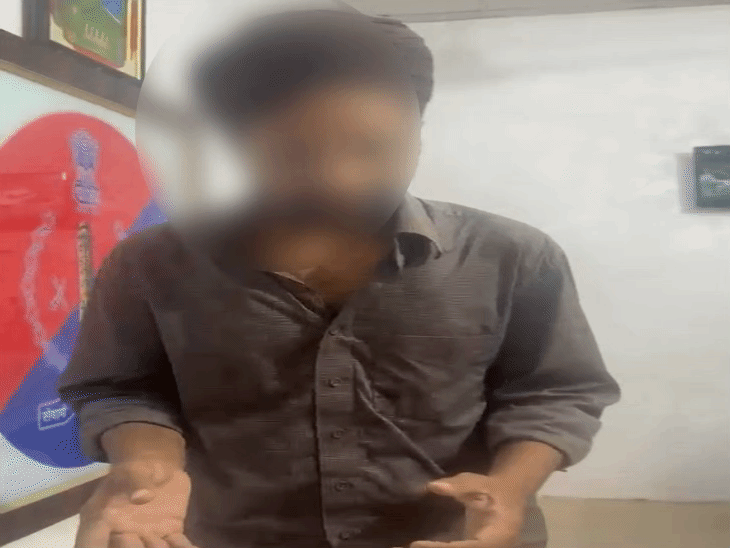 युवक ने पुलिस से कहा- दोनों मजदूरी करके आने के बाद सड़क पर एक्टिंग कर रहे थे।