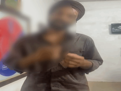योगेश ने कहा- वह कैप्सूल का नशा करता है। इसके अलावा कोई नशा नहीं करता।