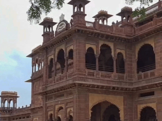 कहा- जमीन शिक्षा समिति के पास ही रहेगी; मेड़तिया बोले- ट्रस्ट में नहीं जाने देंगे संस्था