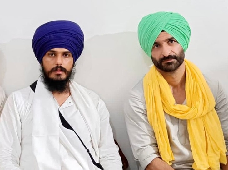 सांसद अमृतपाल के साथ अजनाला से उम्मीदवार घोषित किए दलजीत कलसी।- फाइल फोटो