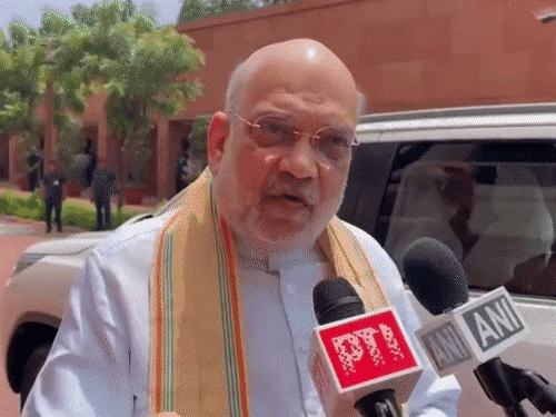 मानसून सत्र के 18वें दिन शाह ने संसद नहीं चलने के मुद्दे पर बयान दिया। इस पर राहुल गांधी ने भी प्रतिक्रिया दी।