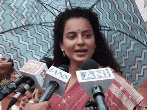 नसीरुद्दीन शाह और कंगना ने किसी फिल्म में स्क्रीन शेयर नहीं की है। हालांकि, साल 2018 में वे दोनों 'फिल्म कम्पैनियन' के एक टॉक शो में एक-दूसरे के साथ बातचीत की थी। - Dainik Bhaskar