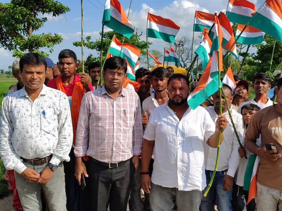 समयागढ़ से रामफल मंडल चौक तक राष्ट्रीय ध्वज के साथ निकाली गई रैली, गूंजे देशभक्ति के नारे|घोसवरी(पटना),Ghoswari(Patna) - Dainik Bhaskar