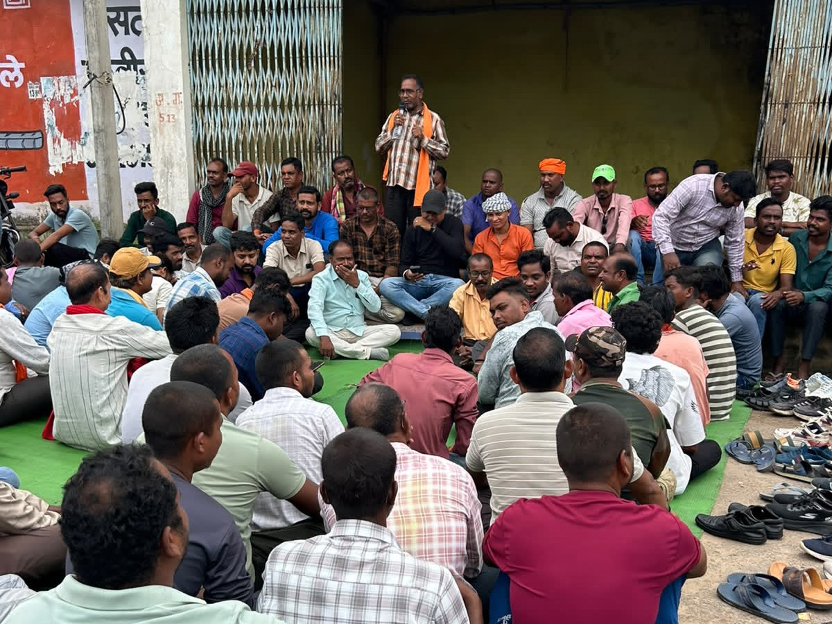 200-250 किसानों को अब तक मुआवजा नहीं मिलने का आरोप