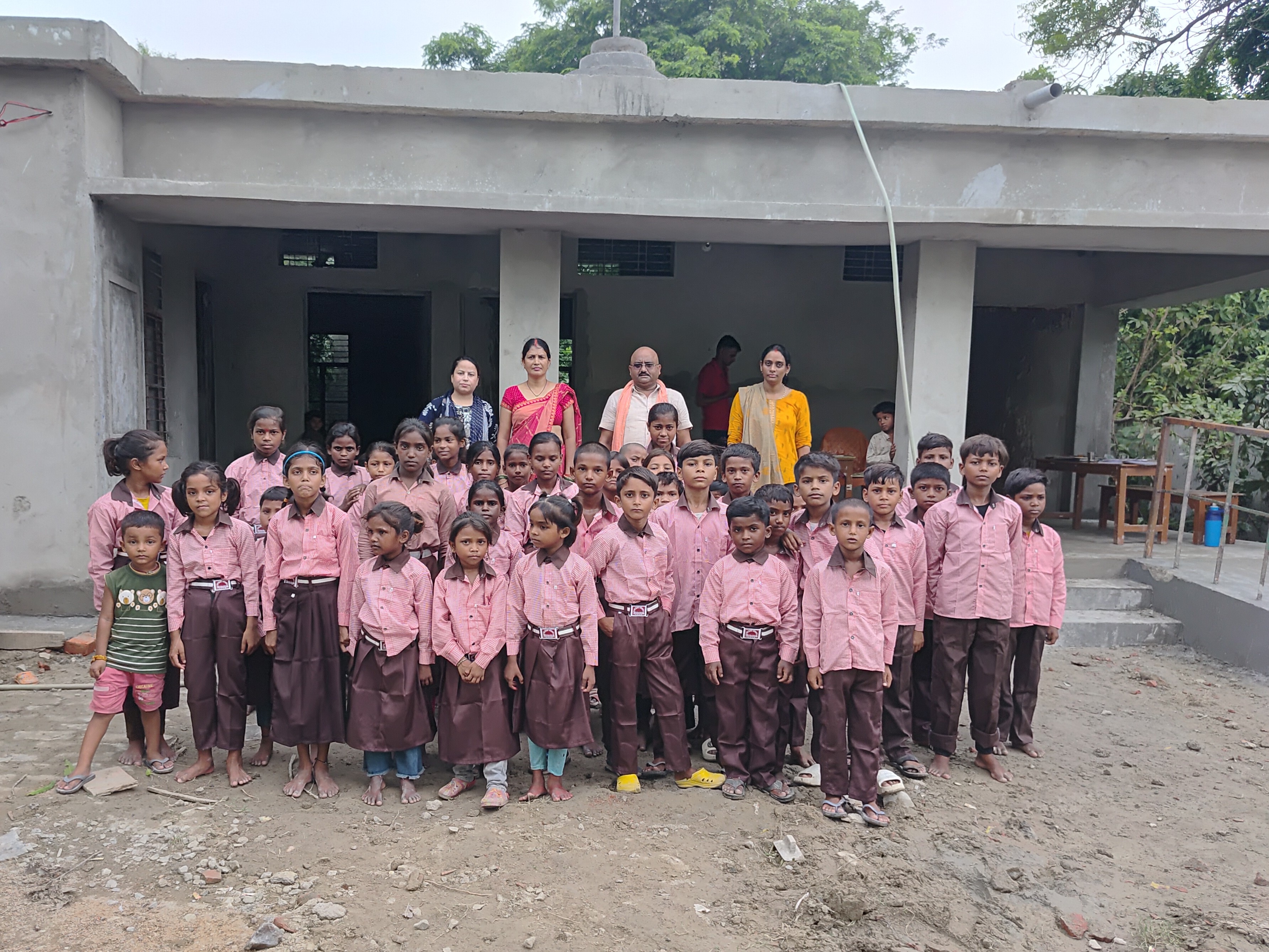 Gonda School Teachers Distribute Dresses to Students | Education News