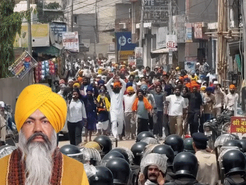 अंबाला-नारायणगढ़ रोड नेशनल हाइवे-7 पर सिख संगत ने जाम लगाया। इनसेट में हिंदू नेता गुरसिमरन सिंह मंड का फोटो।