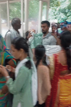 कई छात्राएं बेहोश थीं, जिन्हें गोद में उठाकर लाया गया।
