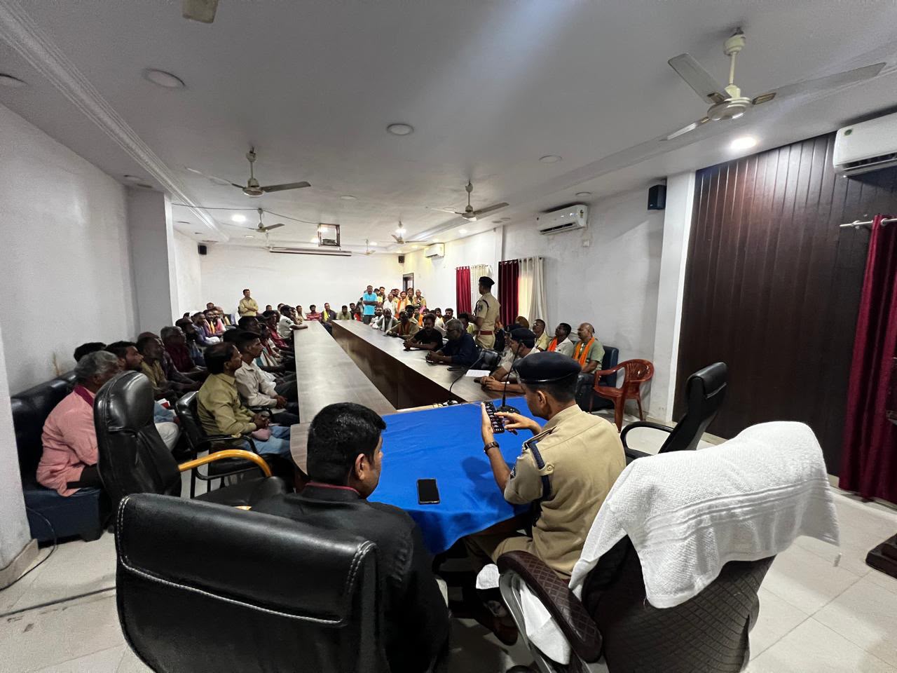 बैठक में 150 से ज्यादा ऑटो चालक मौजूद रहे।