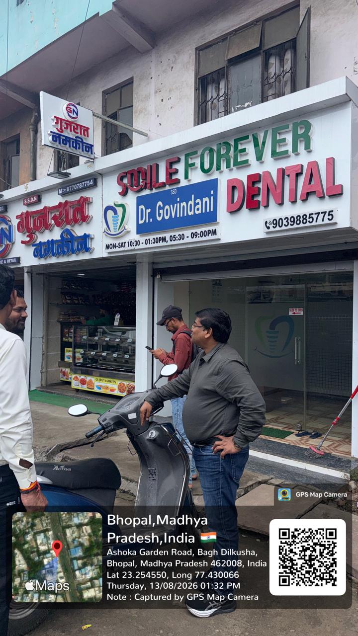 अशोका गार्डन में नोटिस देने की कार्रवाई की गई। इस दौरान मोबाइल पर लोकेशन समेत फोटो भी लिए गए।