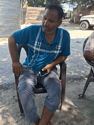 राम सिंह कहते हैं- ‘यहां रहने वालों की किस्मत में जैसे बाढ़ लिखी हुई है, कोई कुछ करता भी नहीं है।’