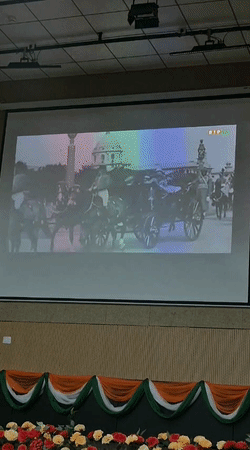 हॉल में मौजूद सभी ने विभाजन विभीषिका जुड़ी डॉक्यूमेंट्री देखी।
