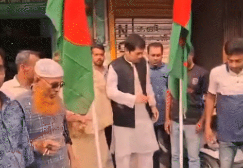 मगुरा जिले में अवामी लीग का ऑफिस फिर खुल गया है। बांग्लादेश क्रिकेट टीम के पूर्व कप्तान और पूर्व सांसद शाकिब अल हसन का घर मगुरा में ही है, जिस पर शेख हसीना की स्पीच के बाद हमला हुआ था।