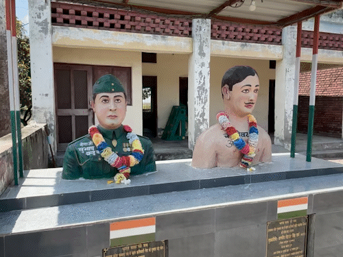 In Inquilab Temple, besides Bhagat Singh, pictures of Subhash Chandra Bose, Rajguru, Sukhdev and Chandrashekhar Azad are also displayed.