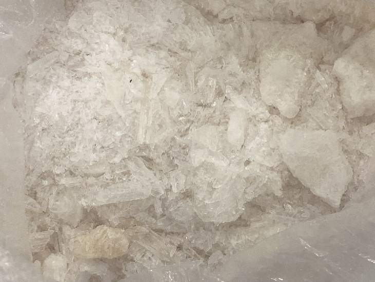 मेथामफेटामाइन, 50 ग्राम कोकीन जब्त।