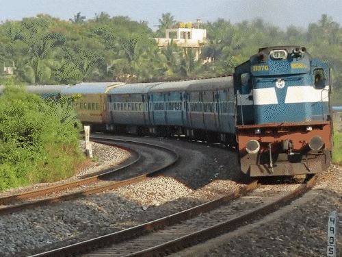 वलसाड में इंटरलॉकिंग कार्य से रेल यातायात प्रभावित, समय में बदलाव|भिवानी,Bhiwani - Dainik Bhaskar
