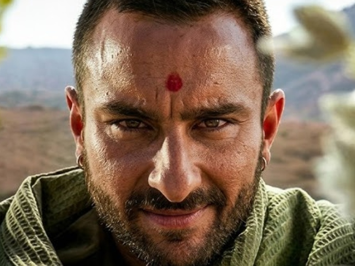 सैफ अली खान का 'लंगड़ा त्यागी' किरदार विलियम शेक्सपियर के प्रसिद्ध नाटक 'ओथेलो' के खलनायक 'इयागो' पर आधारित है।