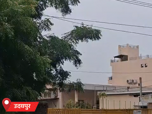 उदयपुर में हल्की बूंदाबांदी हुई। साथ ही दिनभर बादल छाए रहे।