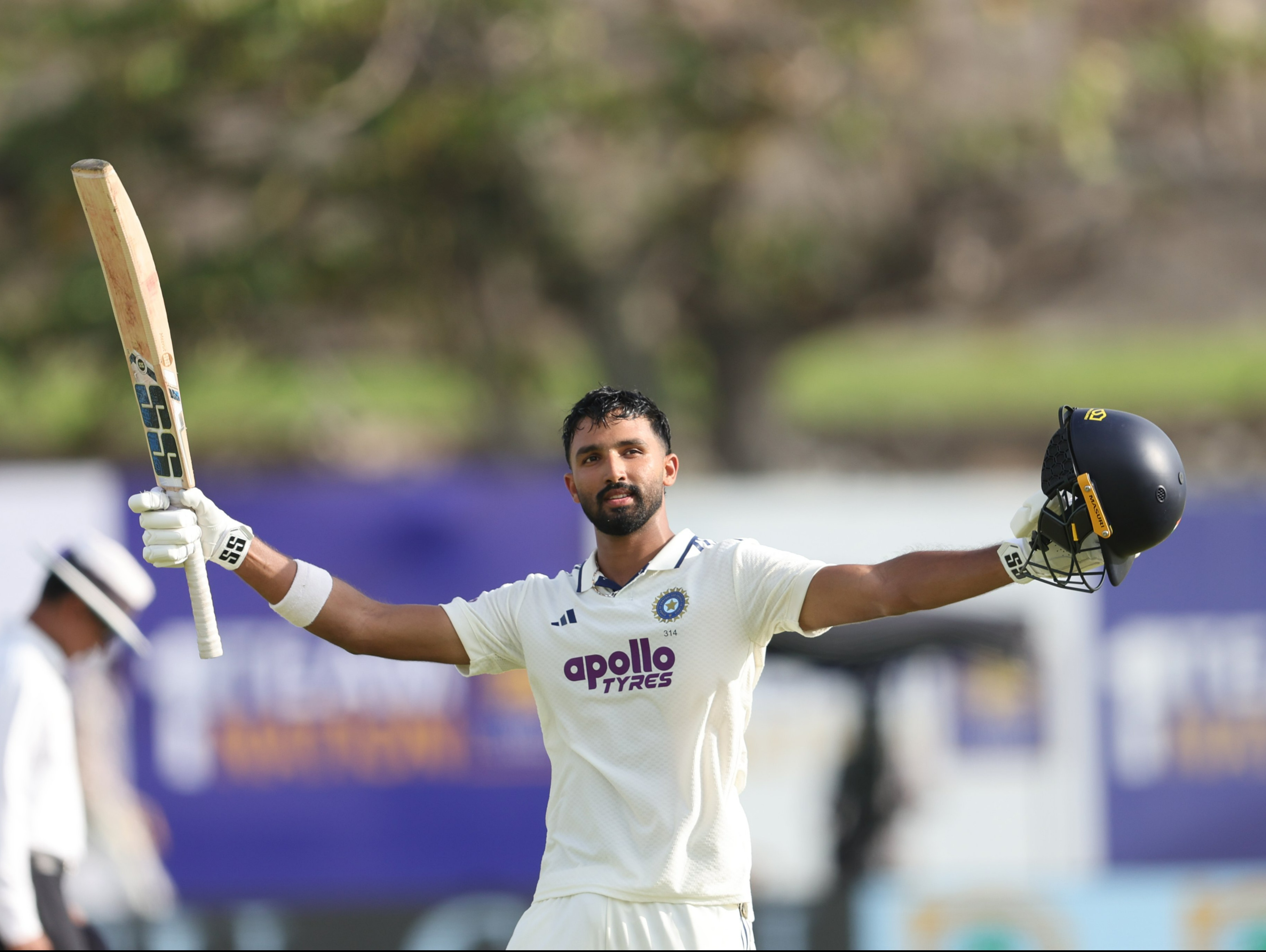 पडिक्कल 131 रन पर नाबाद, राहुल 77 पर रिटायर्ड हर्ट; स्कोर-288/2|क्रिकेट,cricket - Dainik Bhaskar