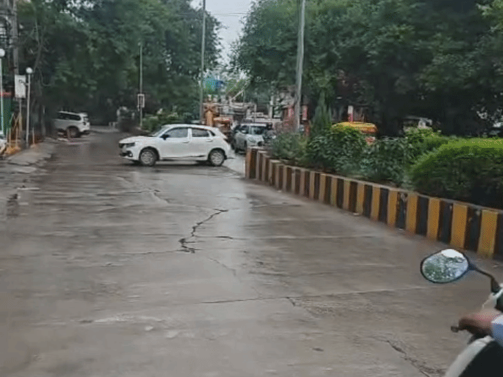 गुरुग्राम में भी दोपहर को झमाझम बारिश हुई।
