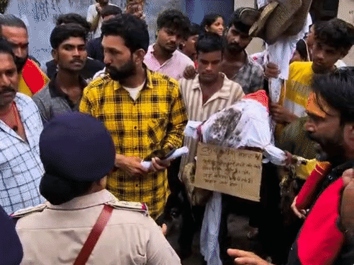 पुलिस साइबर सेल से मामले की जांच कराएगा।
