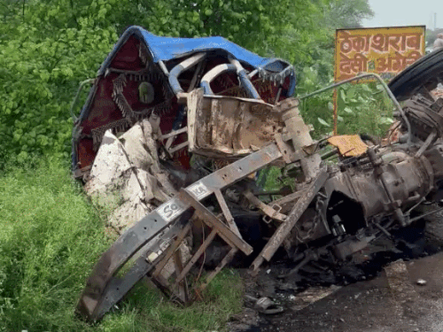 हेल्पर की मौत, ड्राइवर समेत 10 घायल; कुरुक्षेत्र NH-152 पर हादसा|कुरुक्षेत्र,Kurukshetra - Dainik Bhaskar