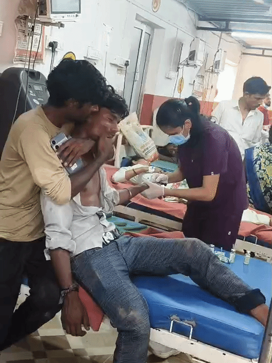 2 घंटे में डॉक्टरों ने युवक को 15 एंटी-वेनम दिए।