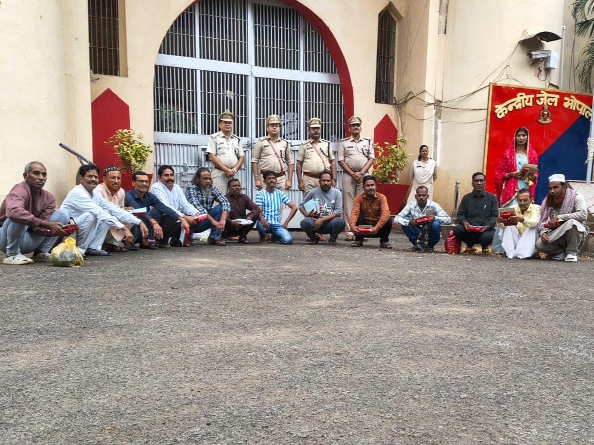 सबसे अधिक 18 बंदी जबलपुर सर्किल की जेलों से हुए बाहर, 5 महिलाएं भी शामिल|भोपाल,Bhopal - Dainik Bhaskar