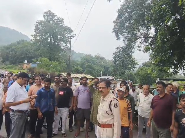 सुरक्षित वैकल्पिक रास्ते की मांग की