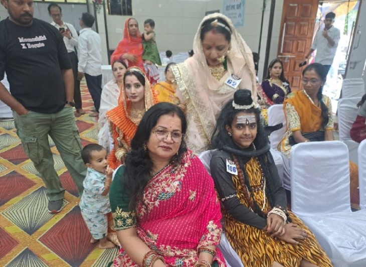 शिव के गेटअप में बैठी प्रियल जांगिड़।