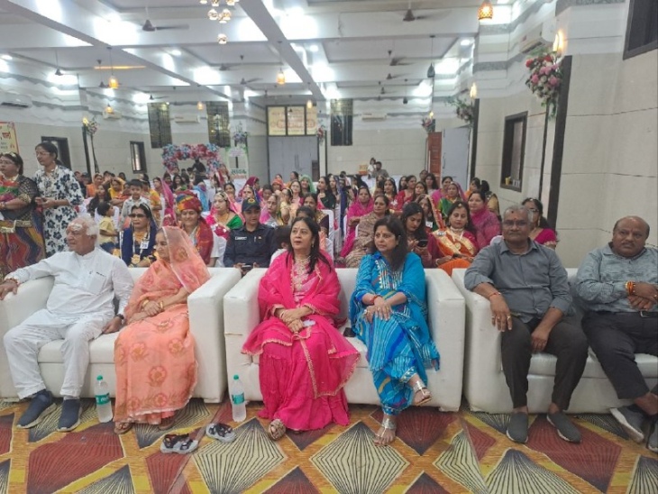 पाली के रोटरी क्लब में रजवाड़ी श्रावण उत्सव 2026 मौजूद अतिथि व शहरवासी।