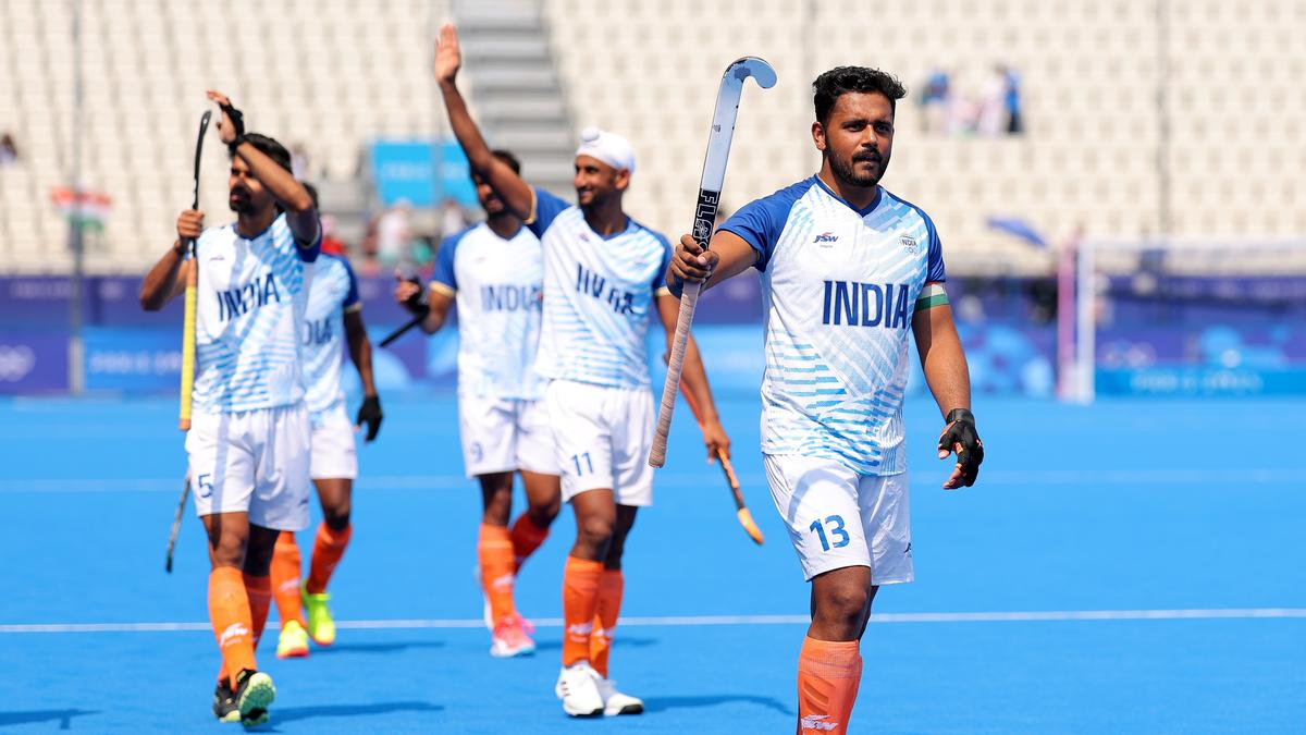 पेरिस ओलिंपिक: क्वार्टरफाइनल में ग्रेट ब्रिटेन को हराने के बाद जश्न मनाती भारतीय टीम।