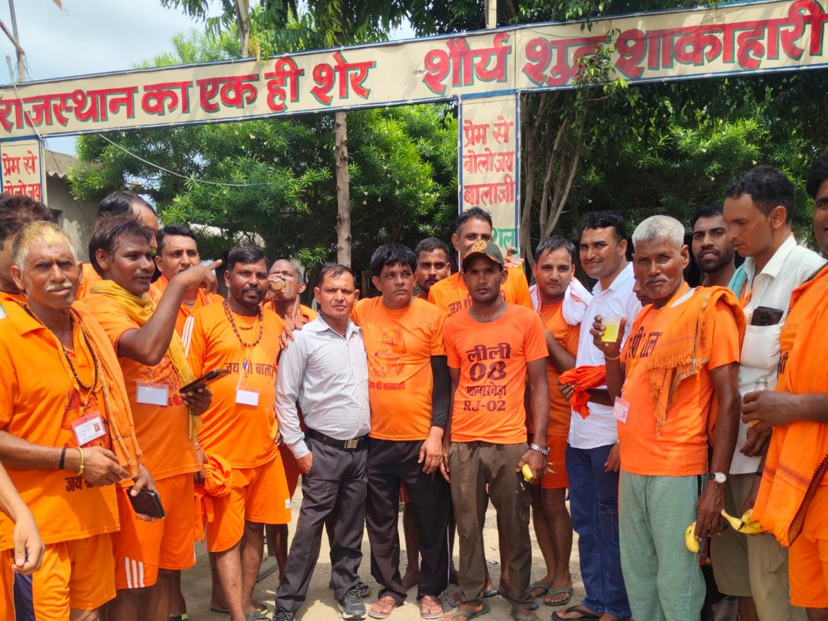 ग्रामीणों ने निशुल्क भोजन, जल और शरबत की व्यवस्था की, पदयात्रियों का किया सम्मान|मालाखेड़ा,Malakhera - Dainik Bhaskar