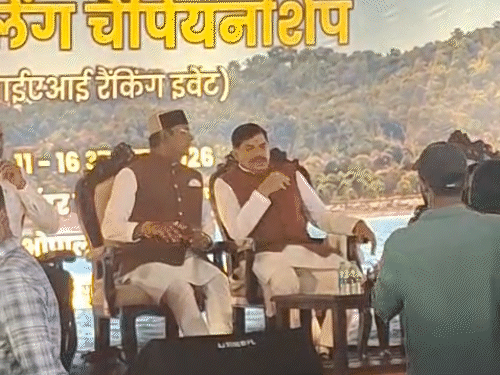 भोपाल के बोट क्लब पर कार्यक्रम में शामिल हुए मुख्यमंत्री डॉ. मोहन यादव, खेल एवं युवा कल्याण मंत्री विश्वास सारंग।