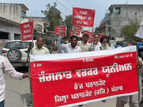 कर्मचारियों के रोष मार्च में भोआ के पूर्व विधायक जोगिंदर पाल भी हुए शामिल।