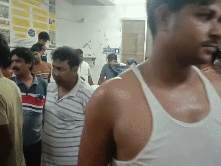 Anisur Rahman and his son were taken to the hospital. Where his post mortem will be done.