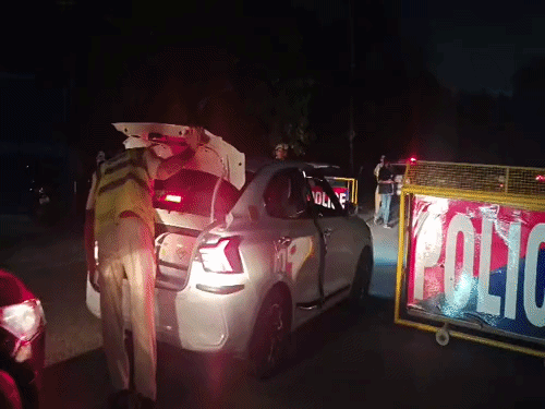 दिल्ली बॉर्डर पर कड़ी चेकिंग; त्योहारों को लेकर बढ़ाई चौकसी|गुरुग्राम,gurugram - Dainik Bhaskar