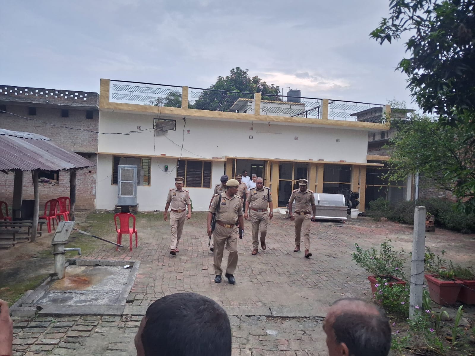 परिजनों ने डीप फ्रीजर मंगा लिया था। शव के अंतिम संस्कार की तैयारी शुरू कर दी गई थी।