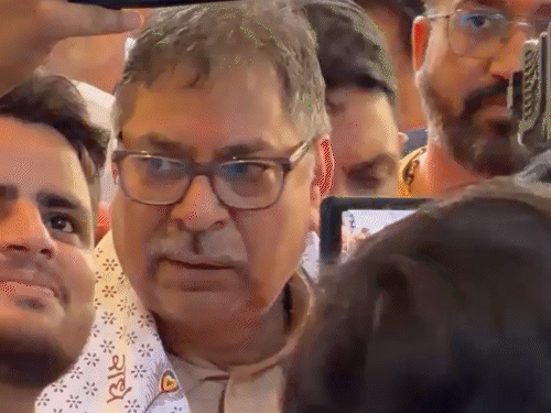 सतीश पूनिया के घर पर बड़ी संख्या में उनके समर्थक जश्न मनाने पहुंचे।