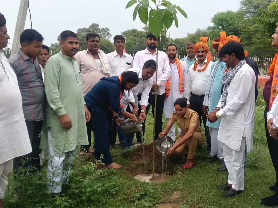 श्रीरामपुरा-बहादुरपुरा के निकट स्थित धार्मिक स्थल बरणा के बालाजी में पर्यावरण जागरूकता कार्यक्रम हुआ।
