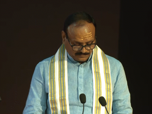 ब्रजेश पाठक ने कहा- पहले वन डिस्ट्रिक्ट वन माफिया, अब वन डिस्ट्रिक्ट वन मेडिकल कालेज बन रहा है।