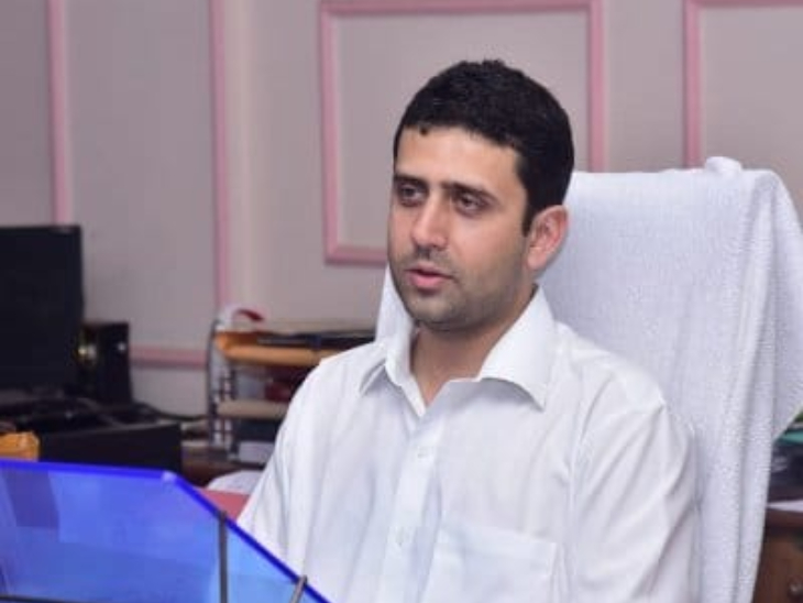 Richi Pandey has been made the DM of Begusarai.