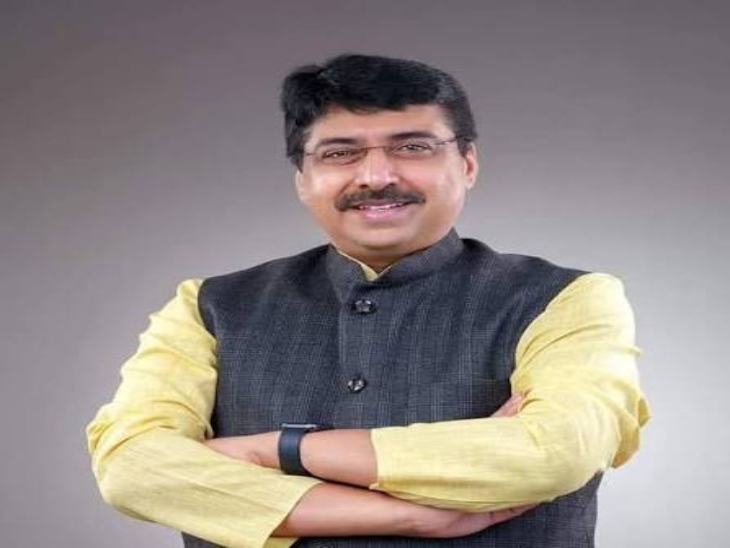 दीपक म्हस्के को राष्ट्रीय सोशल मीडिया संयोजक की जिम्मेदारी मिली है।