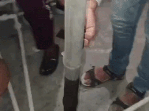 पिता ने आरोप लगाया कि टंकी में 2.4 फीट तक पानी था।
