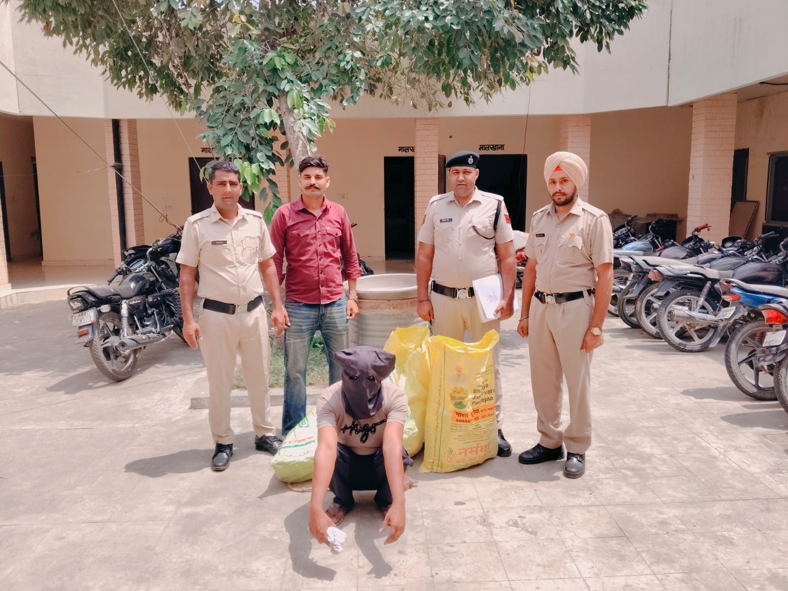 मकान में छिपाकर रखी, खुद ही तैयार करके बेचता था, एक्साइज एक्ट में केस दर्ज|उकलाना,Uklanamandi - Dainik Bhaskar