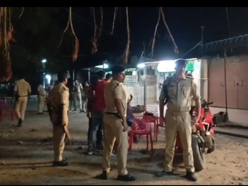 रविवार देर रात पूर्णिया डीआईजी चौक पर आरोपी ऋषभ ने फायरिंग की थी।