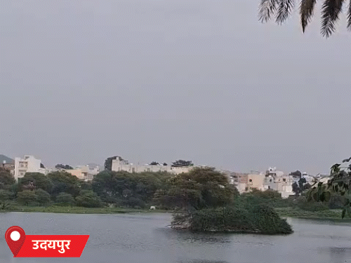 उदयपुर में दिनभर बादल छाए रहे। कुछ देर के लिए धूप निकली।