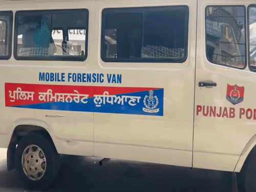 घटना के बाद पुलिस ने पूरे इलाके को सील कर दिया।
